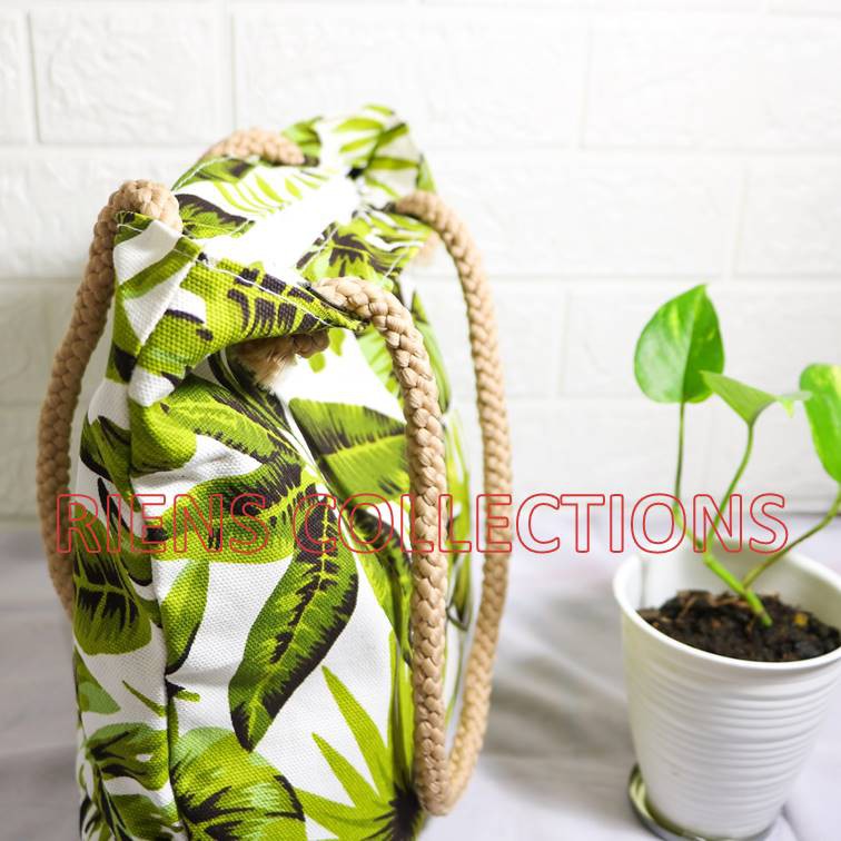 RIENS COLLECTIONS. TOTEBAG KANVAS TALI SUMBU MOTIF ADENIA HIJAU. TAS KANVAS. TAS JOGJA. SOUVENIR JOGJA