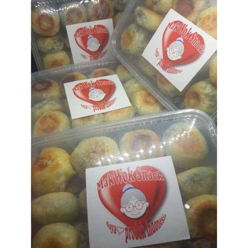 Pia paling enak di semarang MAKWOK coklat kacang hijau