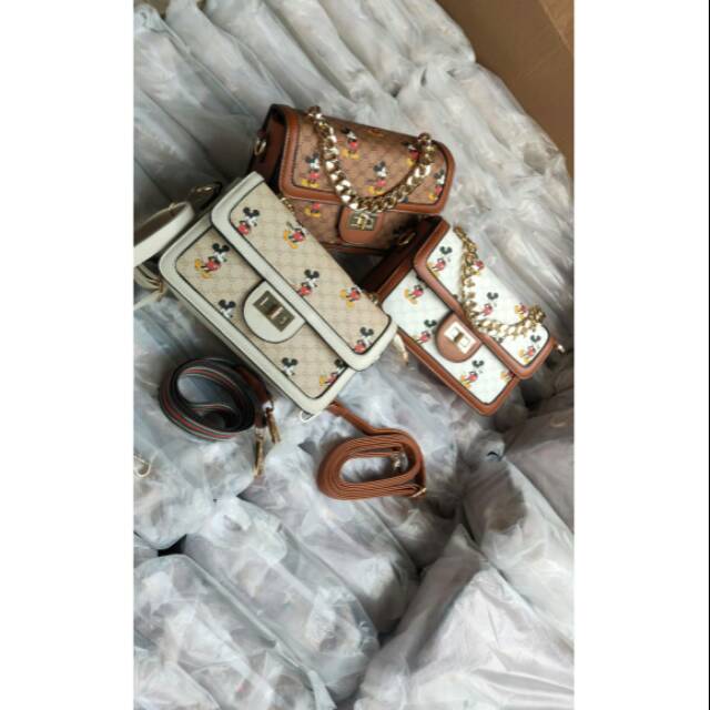 TAS SELEMPANG GUCCI MICKEY CHAIN LOCK DOUBLE STRAP .