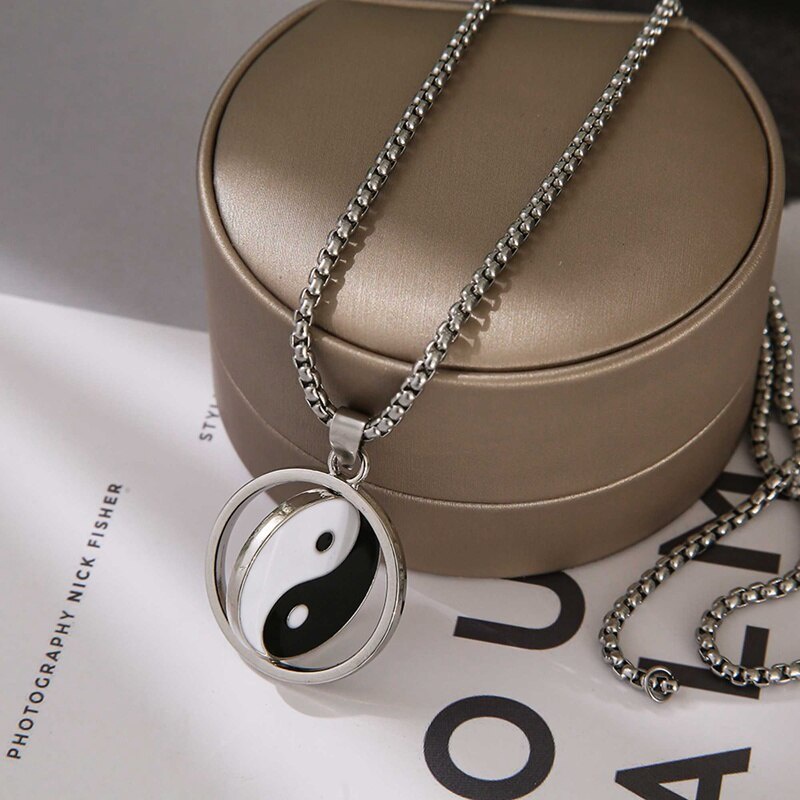 Kalung Rantai Liontin Yin Yang Gosip Taiji Bahan Stainless Steel Alloy Warna Hitam Putih Untuk Pria