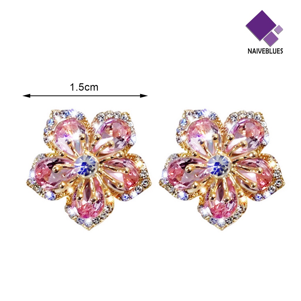 1 Pasang Anting Stud Desain Bunga Aksen Glitter Bahan Alloy Tahan Lama Untuk Wanita