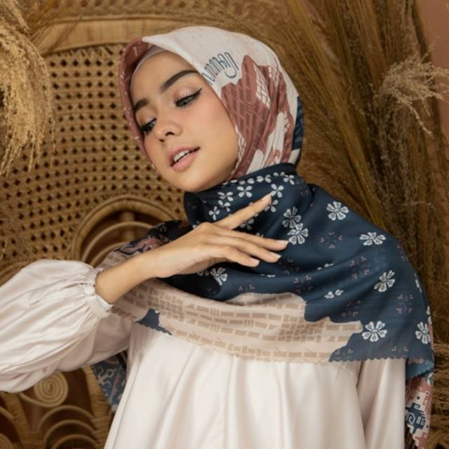 Iswara Scarf Sadara by Wearing Klamby
