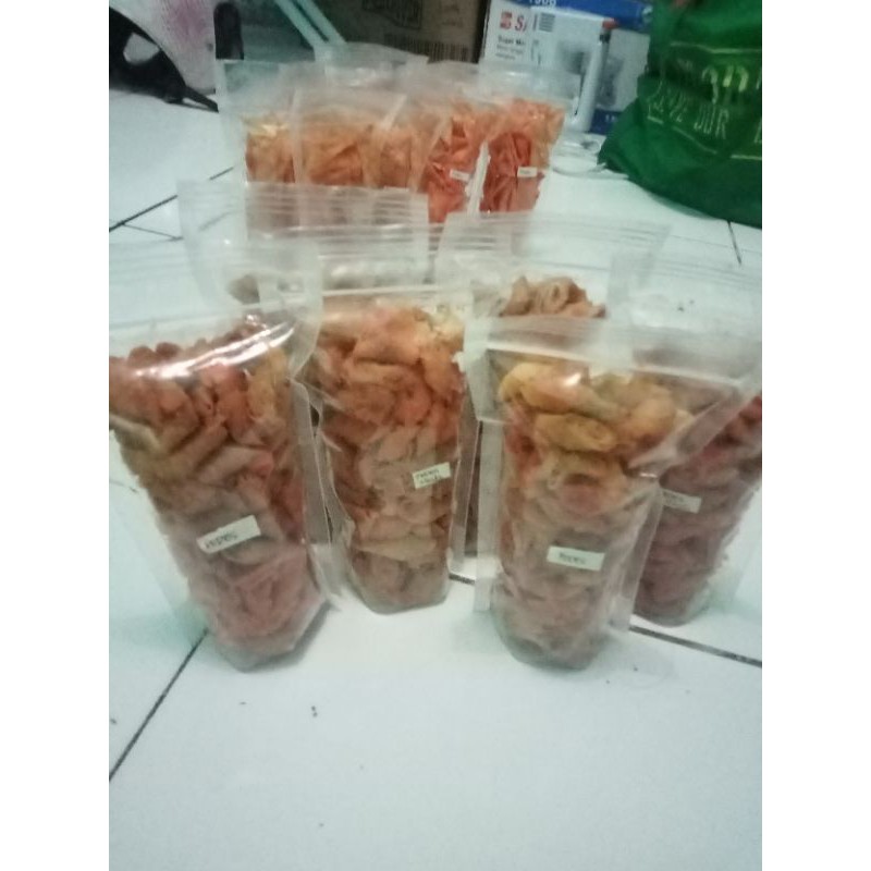 

krupuk lumpia dan krupuk pangsit