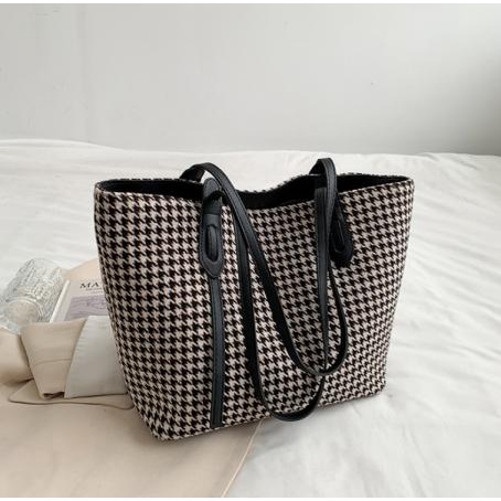 CR 7732 LT 2019 BQ 3364 RISCE TAS TOTE IMPORT WANITA CEWEK PEREMPUAN JAKARTA BATAM EL 5737 GT 1917 EL 5737