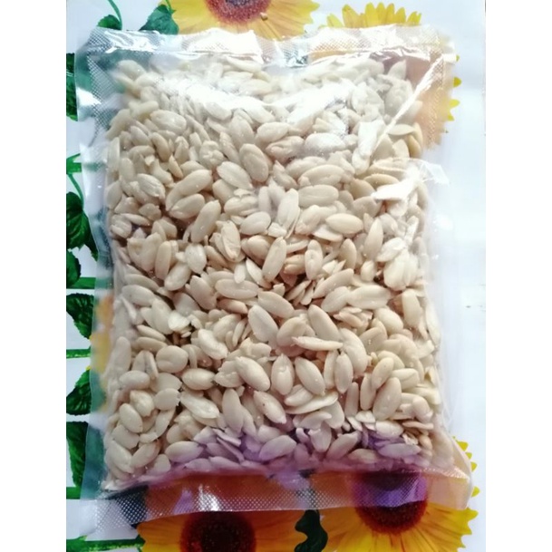 

KACANG KENARI 1Kg