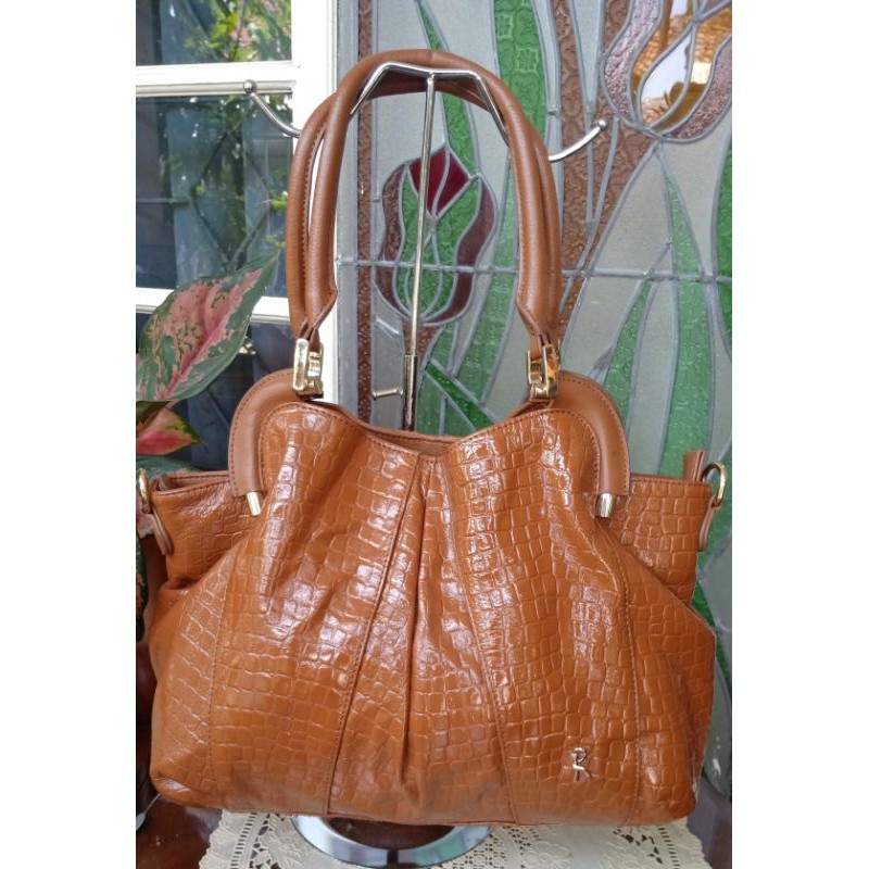Roberta di Camerino leather preloved