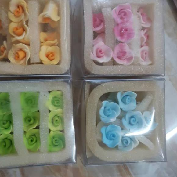 

4.4 GUMPASTE BUNGA MAWAR KECIL ISI 9