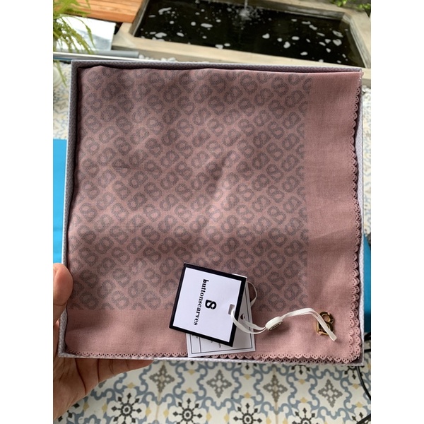 buttonscarves tapis tea rose