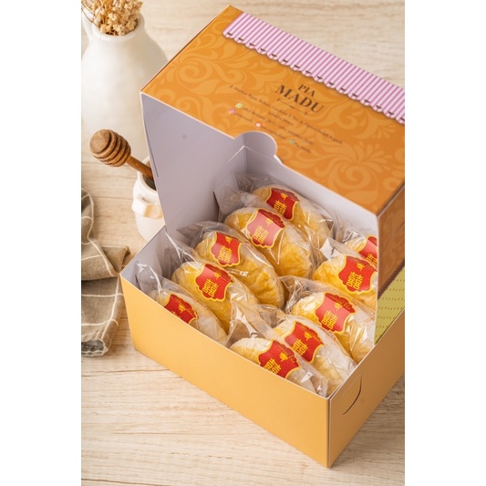 

Pia Madu Engagement Edition