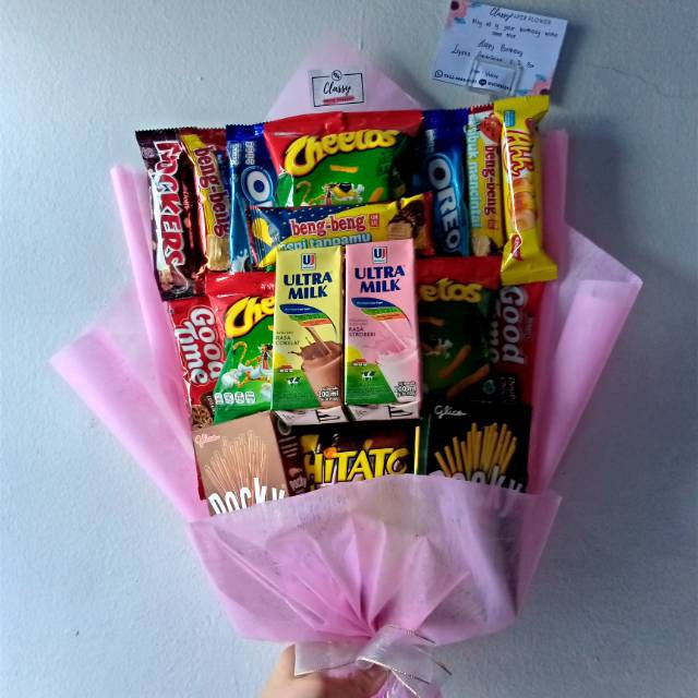 

Snack bouquet / bucket buket snack makanan / hadiah kado graduation wisuda sidang skripsi