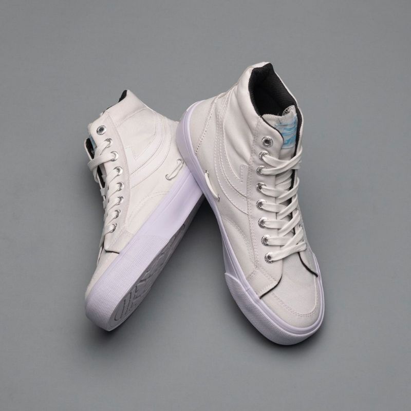 Sepatu Johnson Orion White High