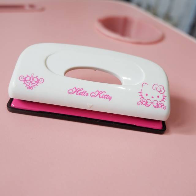 

Pembolong Kertas Bantex Hello Kitty