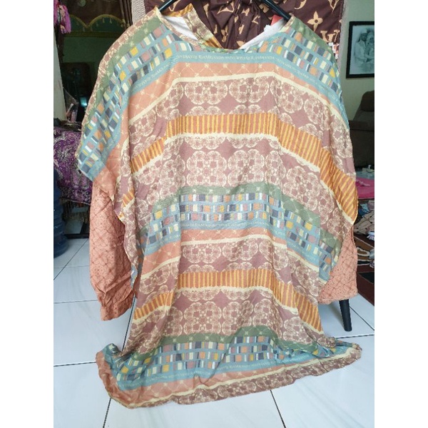 Jenar top ria miranda