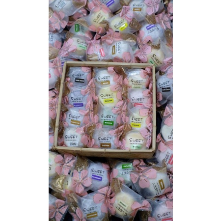 

READY STOCK !! Ice Cream Mochi HomeMade Mix 12 Rasa ( Min 12 pcs ) / mowchie ice cream / mochi / mochi eskrim / cemilan sehat / gelato / es krim mochie / es krim mowchie