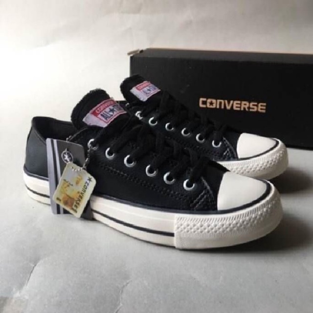 SEPATU CONVERSE KULIT PENDEK UNTUK PRIA WANITA
