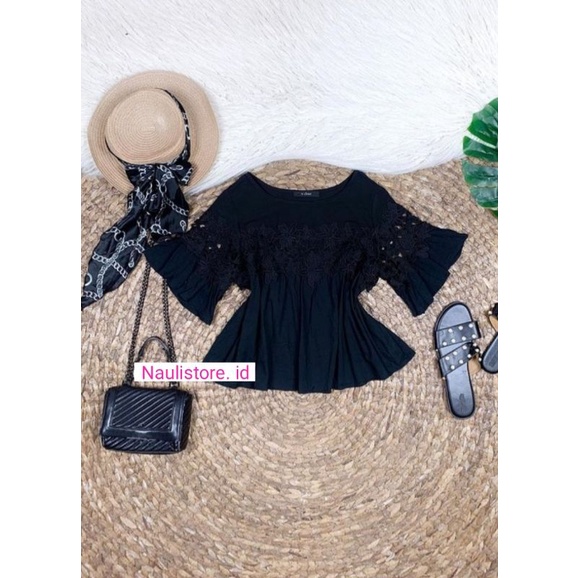 W Closet Atasan Brokat Wanita