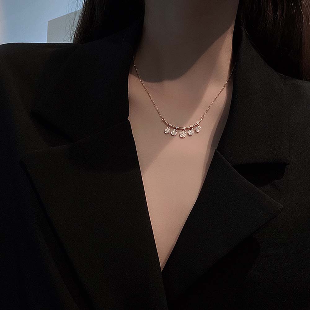 Kalung Rantai Klavikula Hias Liontin Bulat Geometris Bahan Zirkon Baja Titanium Aneka Warna Gaya Korea Untuk Perempuan