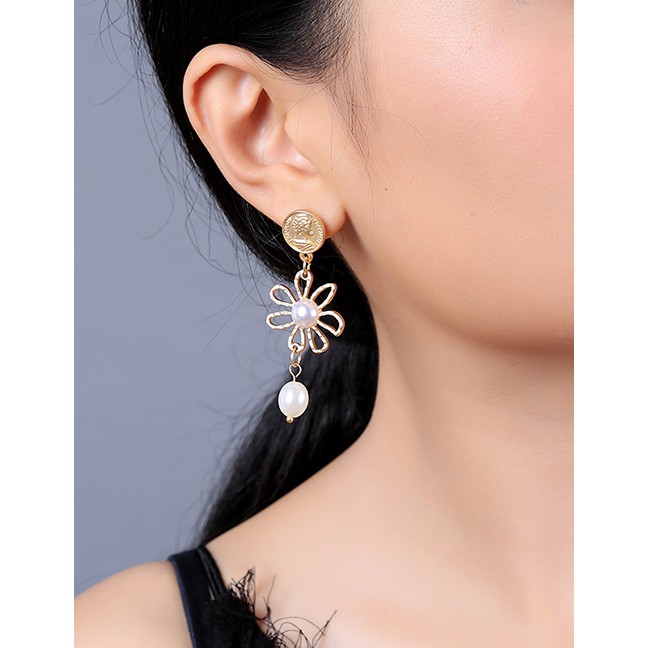 LRC Anting Tusuk Fashion Gold Flower Geometric Face Coin Pearl Earrings F94072