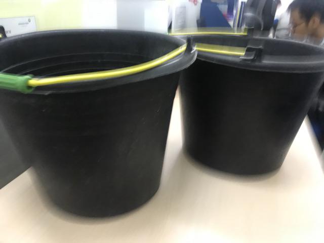 Ember Hitam Antipecah Besar