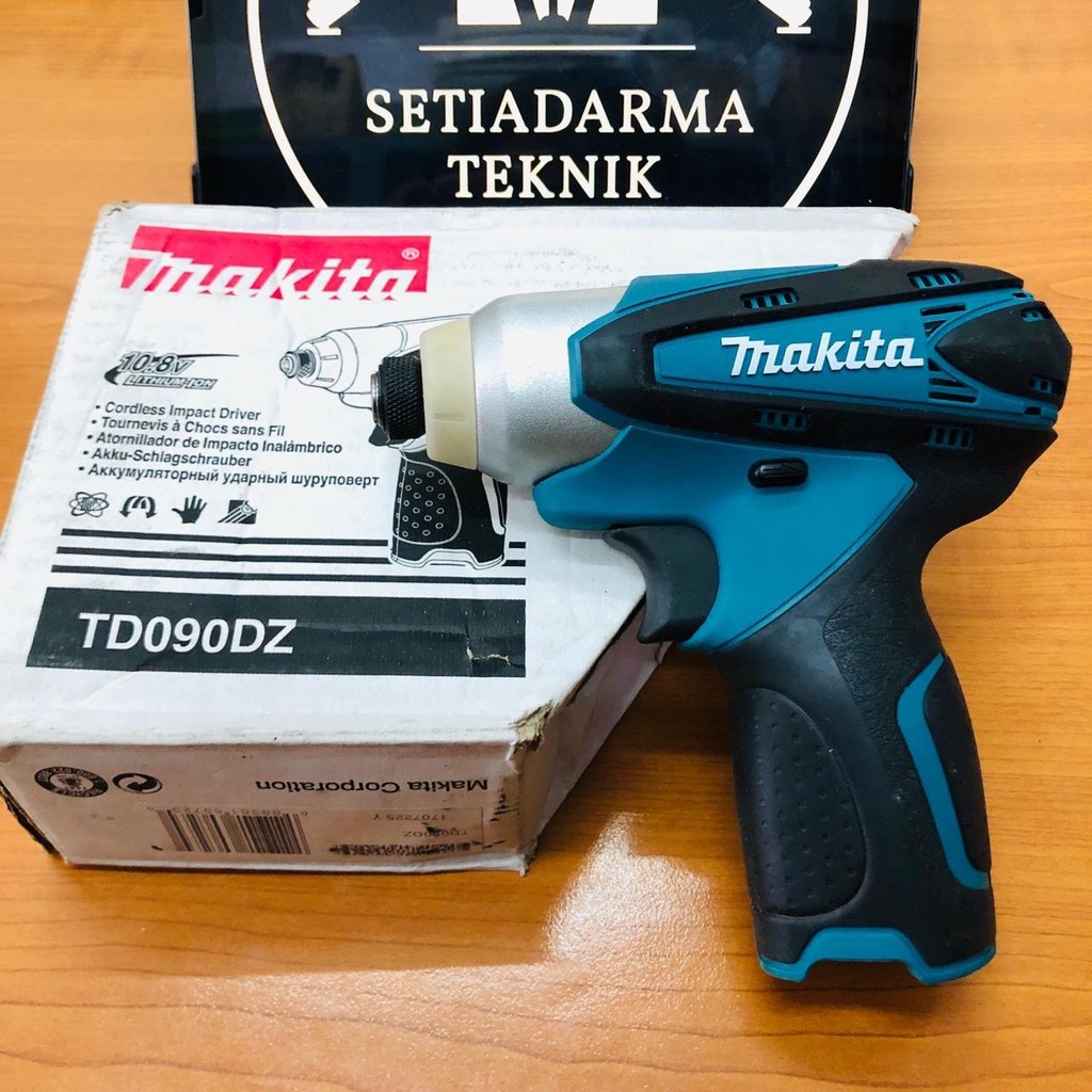 SCREWDRIVER // CORDLESS IMPACT DRIVER MAKITA TD090D