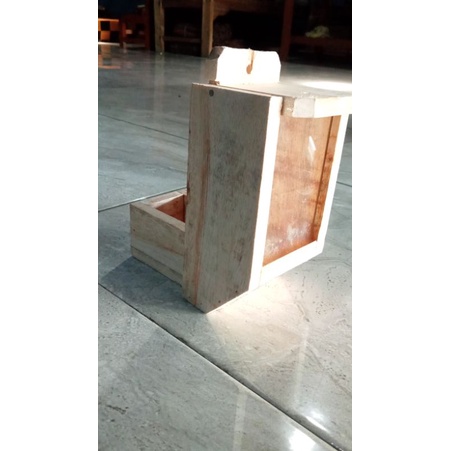 Tempat Wadah Pakan Burung Dispenser Kaca Tempat Pakan Milet Dispenser Bahan Kayu