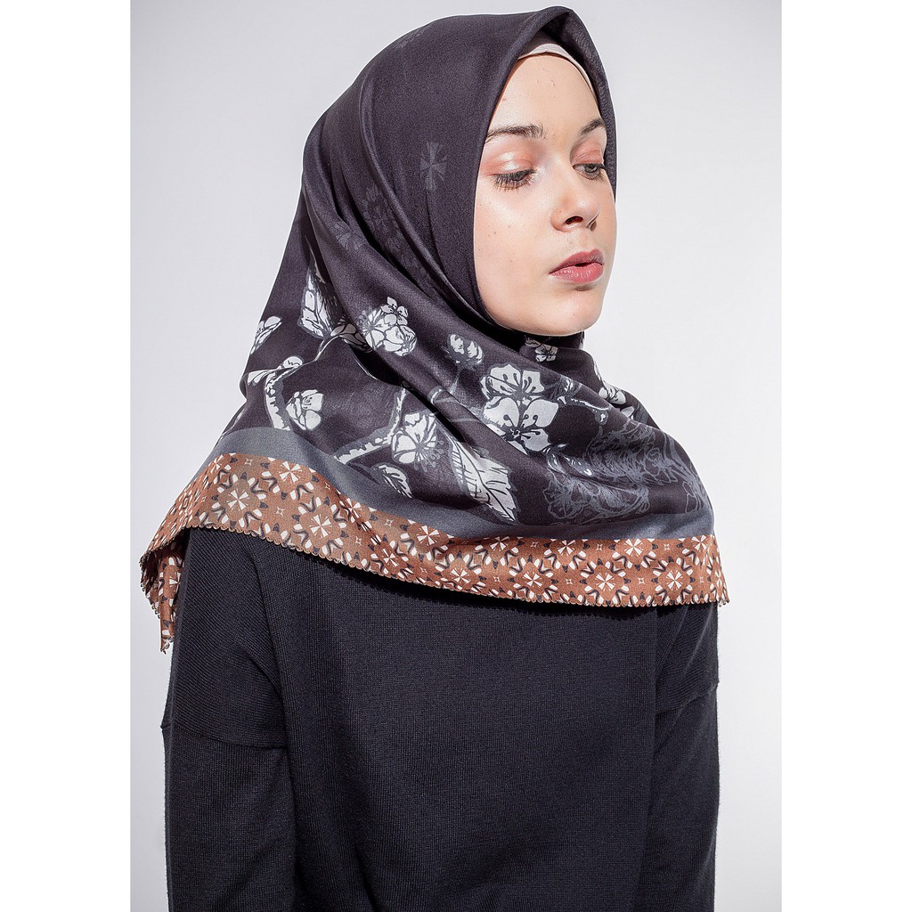 

Vizeya Scarves Black