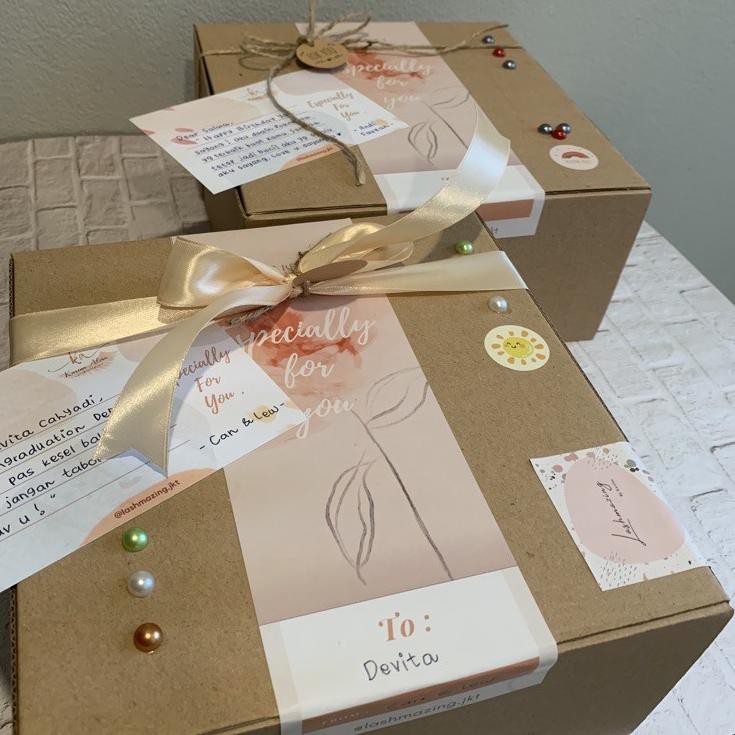 

Ω GIFT BOX /HADIAH ULANG TAHUN /BIRTHDAY GIFT BOX / HADIAH WISUDA / GRADUATION GIFT BOX / SWEET 17t