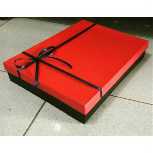 

Kotak kado/giftbox size 30x20x5cm