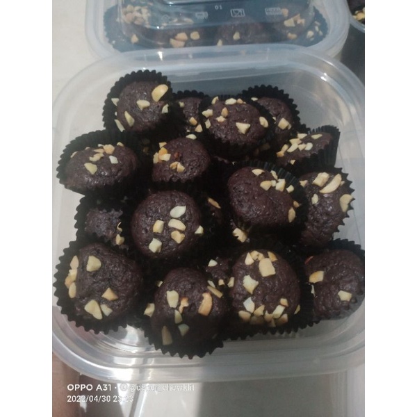 

Bronis cookies kemasan box ukuran 250gr