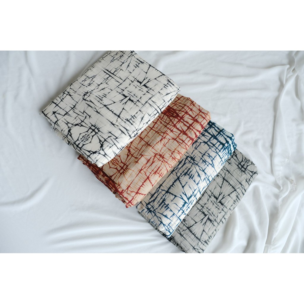 Kain Rayon Motif Serpihan Kayu (Dua Alasan)