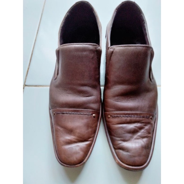 Preloved Sepatu Pria Andre Valentino