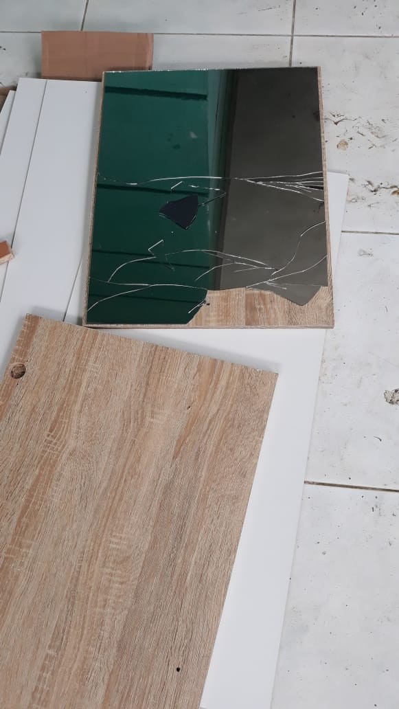 Uni Home - Uh 1806-3 Lemari Pakaian 3 Pintu Free Ongkir Jawa