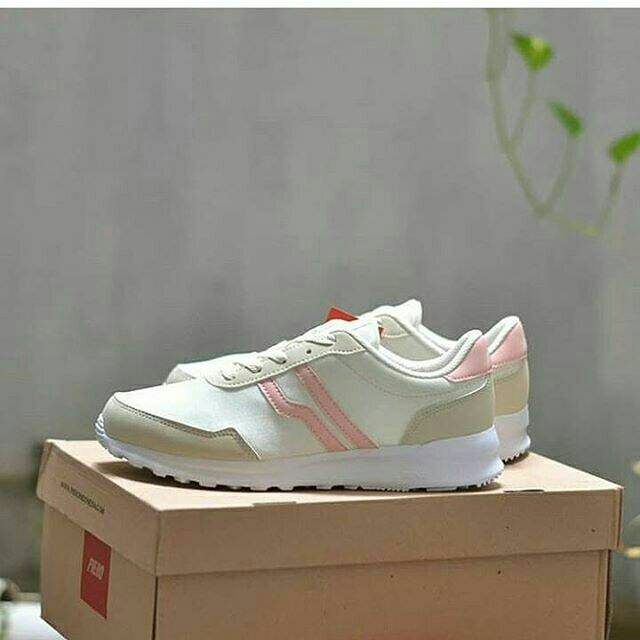 Piero city core b sand pink // black grey