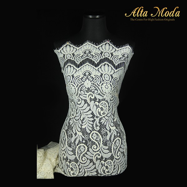 

Alta Moda Brokat Semi Perancis Parsley Daun Renda Putih Gading (2.5M)