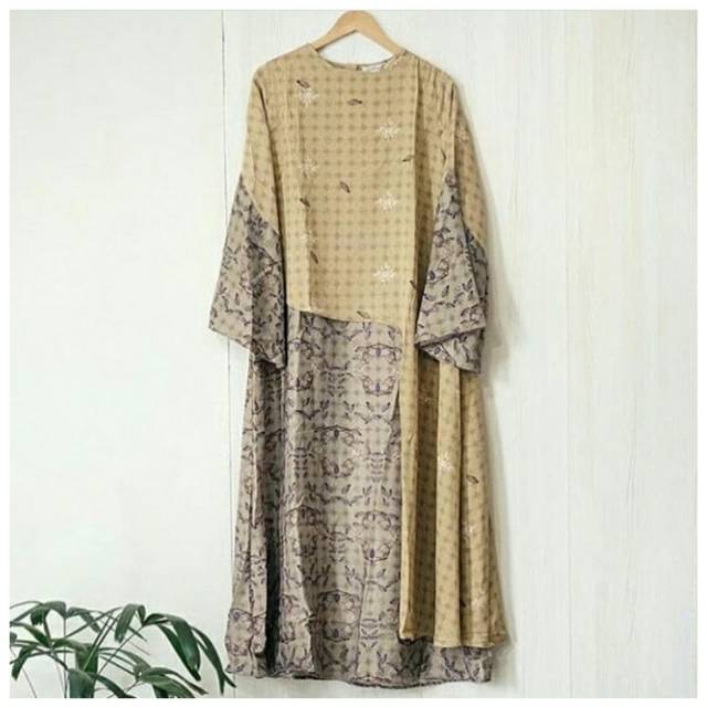 New Mentawai dress gold ria miranda size XL #SOLD#