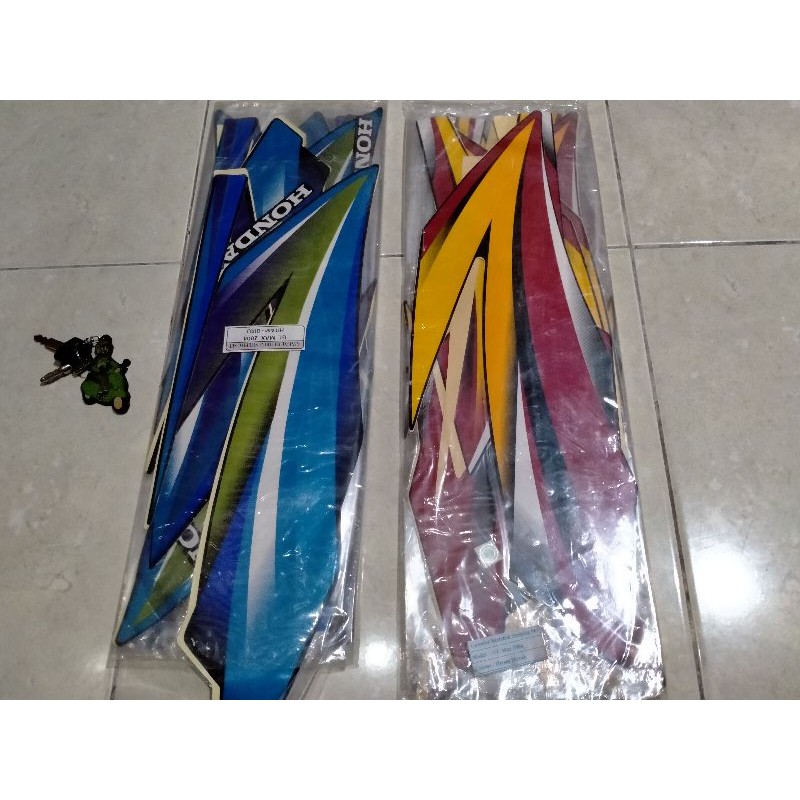 STRIPING STICKER LIS BODY HONDA GL MAX 2005