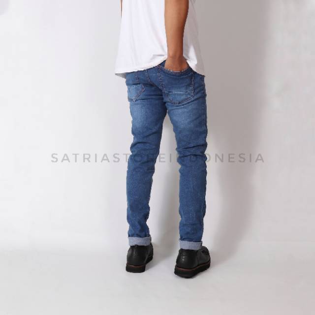 jeans pria skinny