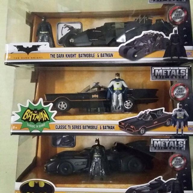 Diecast jada skala 1/24 batmobile Ada 3 Macam