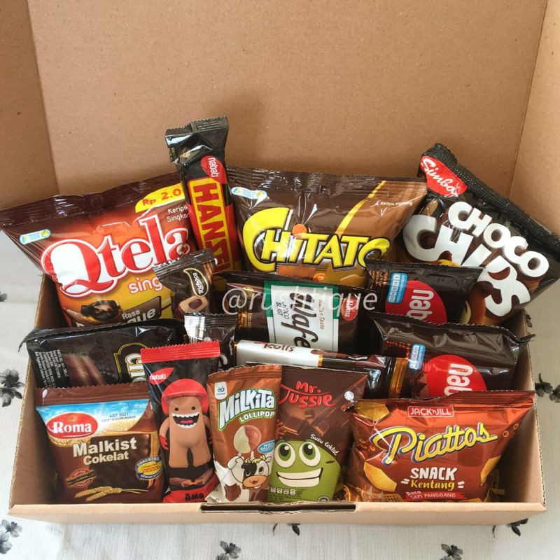 

MEDIUM SNACK BOX / HAMPERS SNACK CHOCOLATE / GIFT BOX WISUDA / KADO ULANG TAHUN COWOK CEWEK