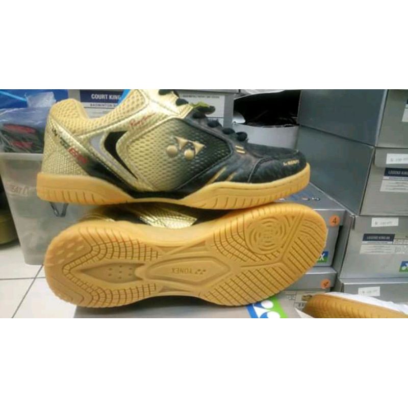sepatu yonex original