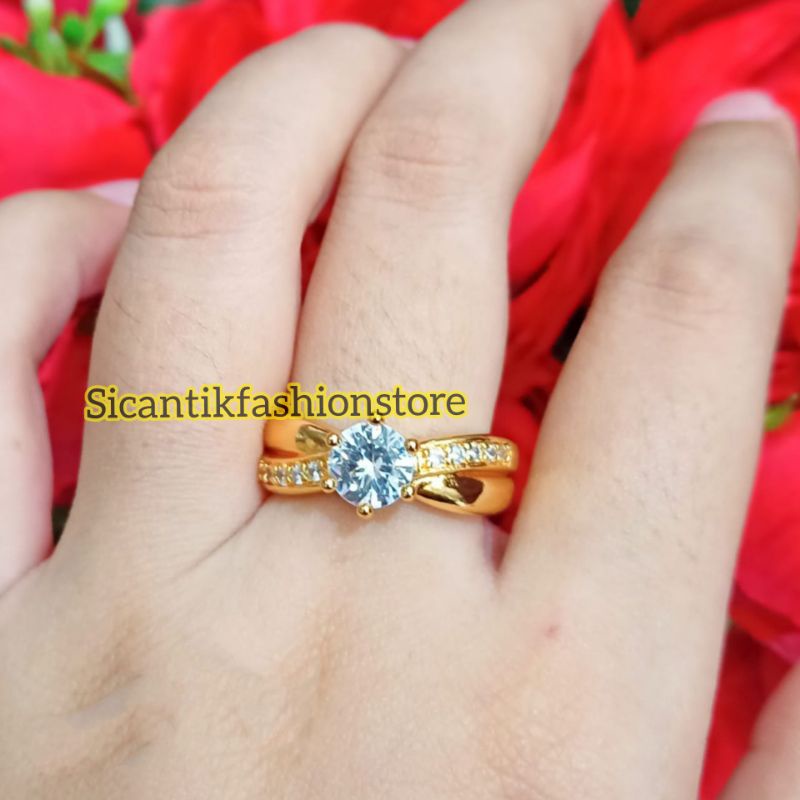 Cincin Titanium Wanita Gold Silver Fashion Wanita Terlaris Anti Karat Tidak Luntur Perhiasan Wanita