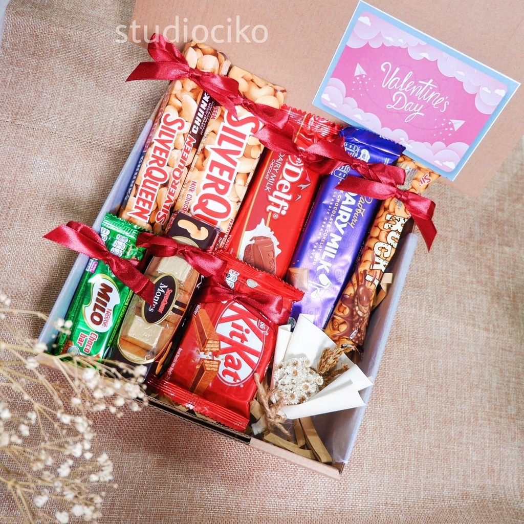 

Kado Valentine Hadiah Ulang Tahun Pacar Anniversary Hampers Coklat