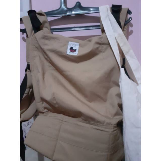 Nana baby carrier preloved