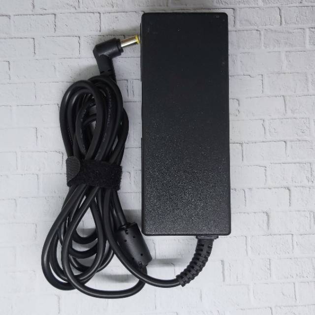 Adaptor charger original acer 19v 4,74a