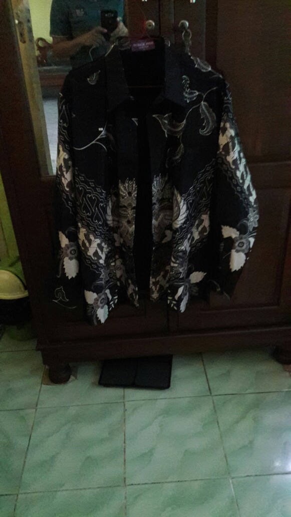Baju Batik Pria Semi Sutra Kemeja Lengan Panjang M L Xl Motif Elegan #kemeja #pria #batik #sutera