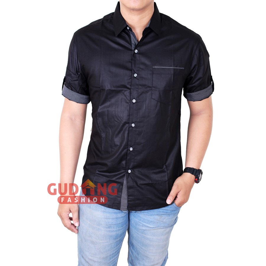 Hem Slim Fit Pria Lengan Pendek SHT 750