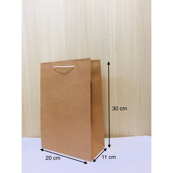 

paper bag polos coklat R6 panjang size 20 x 11 x 30 (PxLxT)