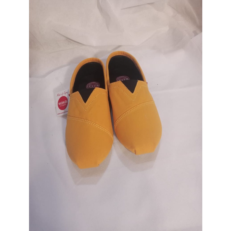 sepatu wakai slip on full kuning unisex 36-43 realpict