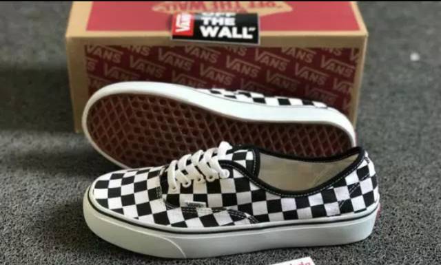 SEPATU43 VANS AUTHENTIC FULL BLACK HITAM POLOS WHITE PUTIH OLDSKOOL ERA