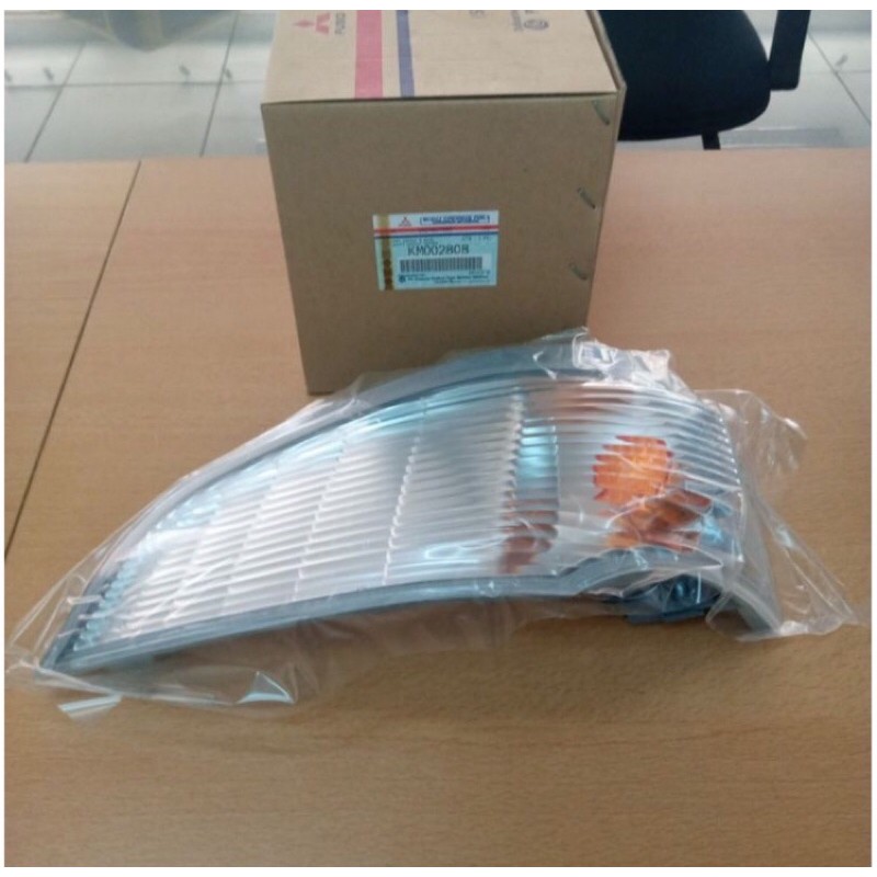 Lampu Sen Canter Kiri Original 100% Mitsubishi KM002808